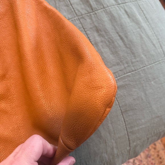 Clare V. Veronique Crossbody Tote Bag Tan Pebble Leather - Picture 4 of 15